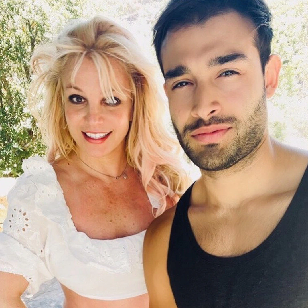 Inside Britney Spears and Sam Asghari’s “Relaxed” Trip to Hawaii